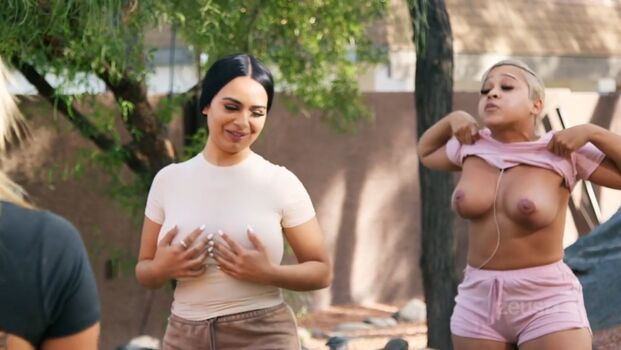 Raven Diaz From Joselines Cabaret