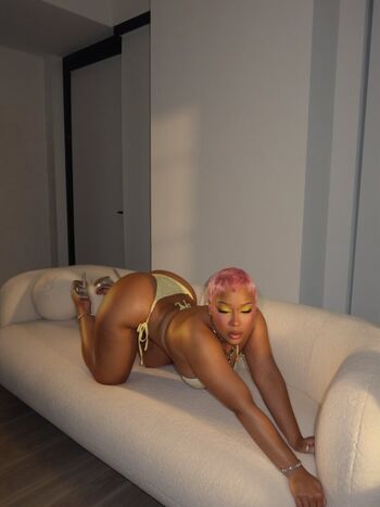 Raven diaz from joselines cabaret image