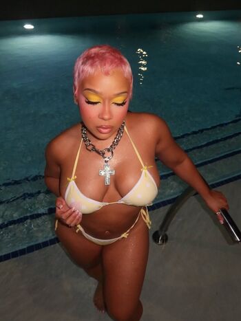 Raven diaz from joselines cabaret image