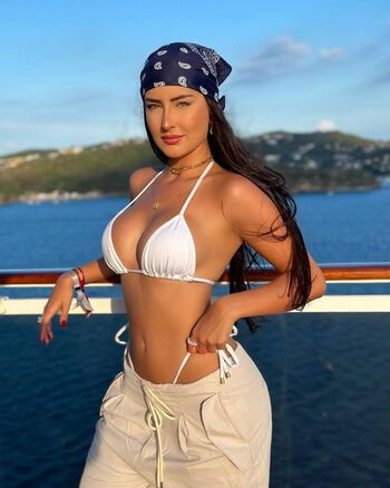 Rayanne florentino image