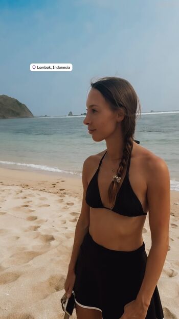 Rebecca looschelders image