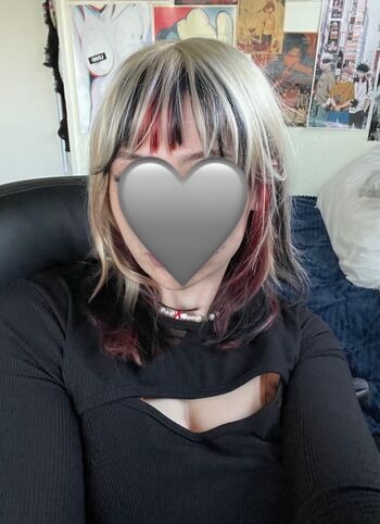 Redsharkshawty image