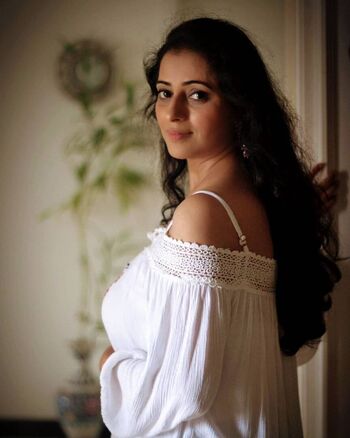 Reena kapoor image