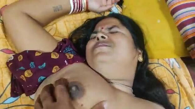 Reena kapoor image