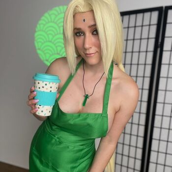 Regina cosplay image