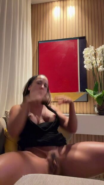 Renata frisson page 3 image