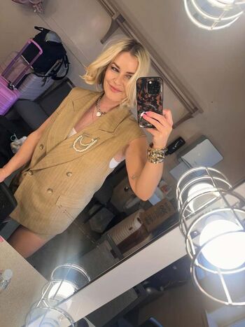 Renee paquette image