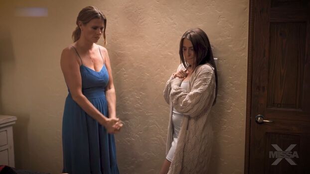 Reya lovenlight image