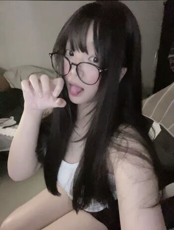 Rhiannesofinee image