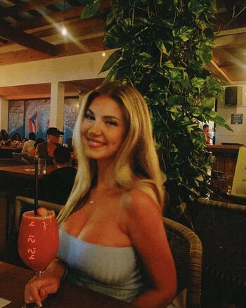 Rianabailey image