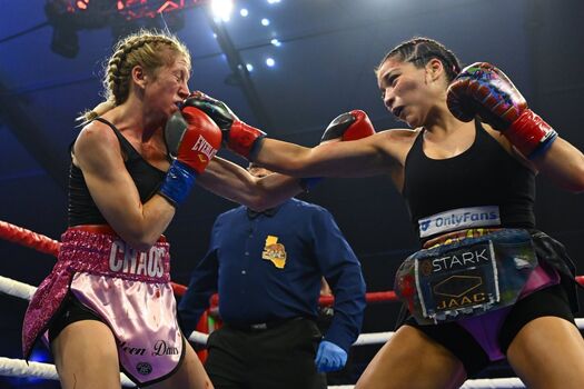 Right hook roxy image