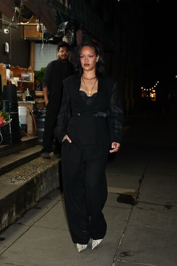 Rihanna 1 image