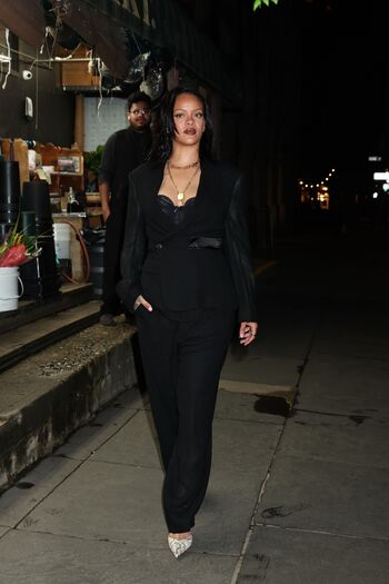 Rihanna 1 image