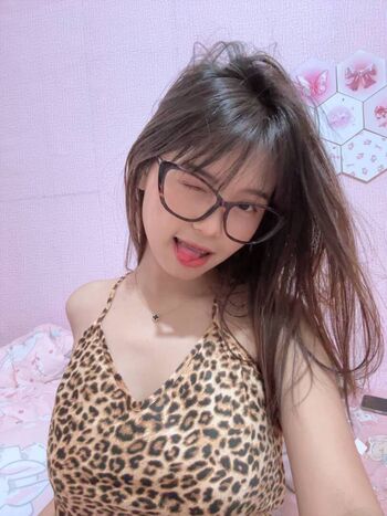 Riska saputri 1 image