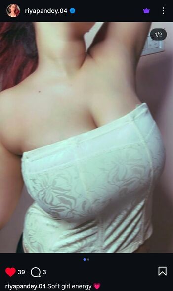 Riya pandey image