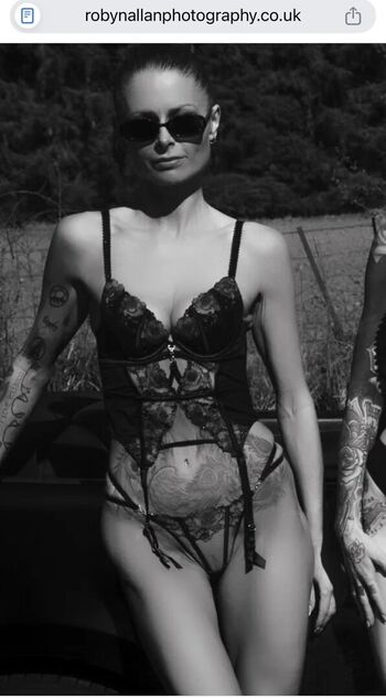 Robyn allan image