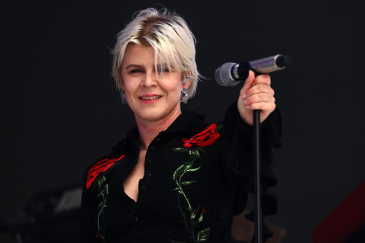 Robyn carlsson image