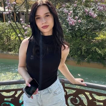 Romanian girls page 5 image
