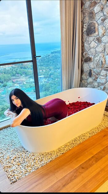 Romanian girls page 3 image