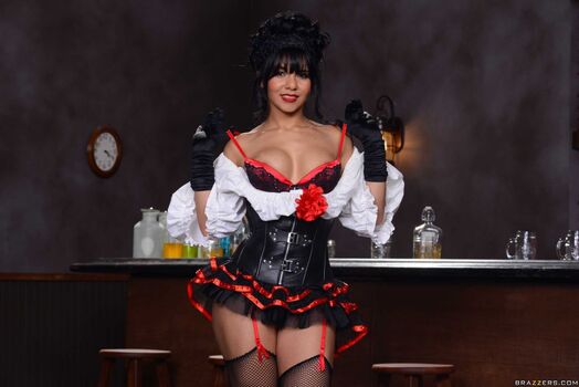 Rose monroe image