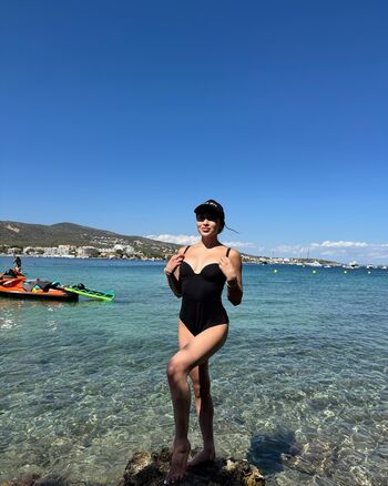 Rose woo page 2 image