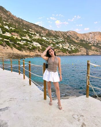 Rose woo page 2 image