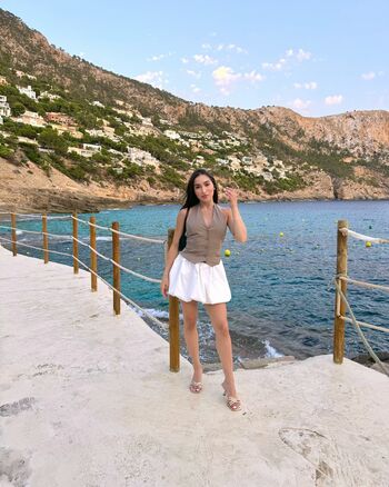 Rose woo page 2 image