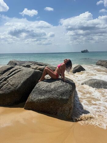 Rosie mcclelland page 3 image