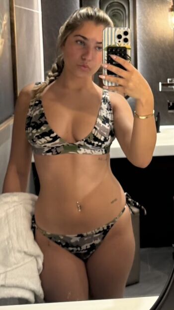 Rosie mcclelland image