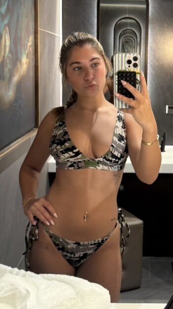 Rosie mcclelland image