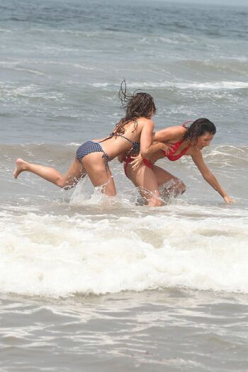 Roxanne pallett image