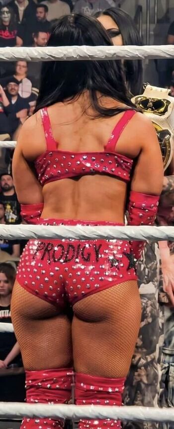 Roxanne perez page 14 image