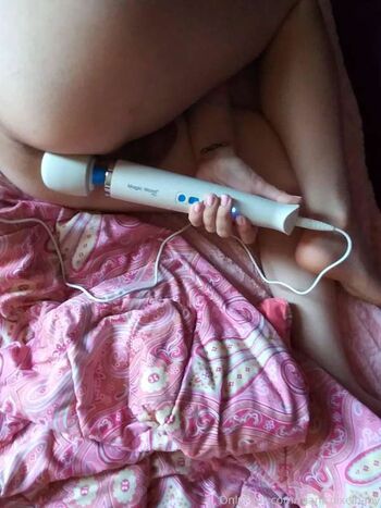 Roxanne rom amber minx page 2 image