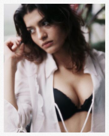 Rumaaniii sharma image