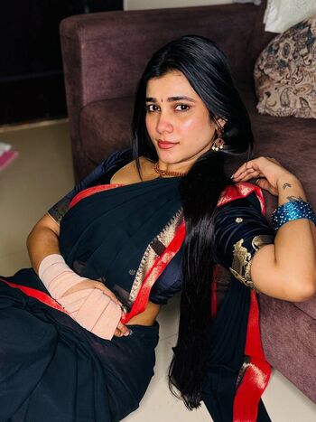 Saadhana naidu image