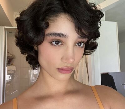 Saana mirzaie image