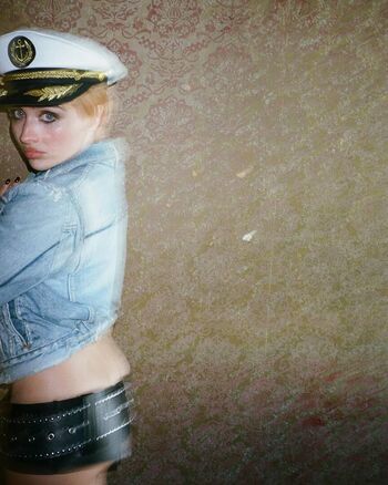 Sabrina carpenter 1 page 8 image