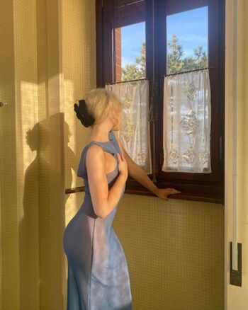 Sabrina carpenter 1 image