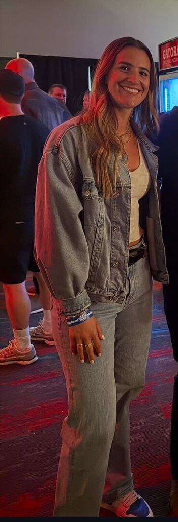 Sabrina ionescu image