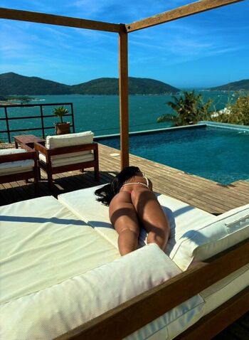 Sabrina nunes salles image