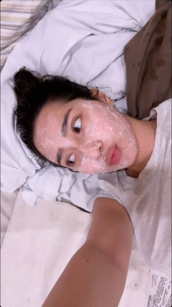 Sabrina pezeshkian image