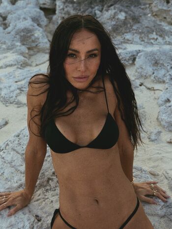 Sabrina sato image