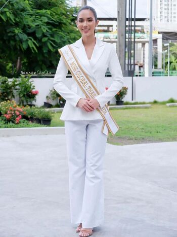 Saffron maya snook page 3 image