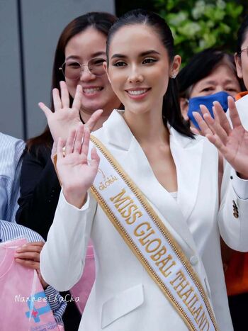 Saffron maya snook page 3 image