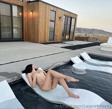Sagexxxwhite image