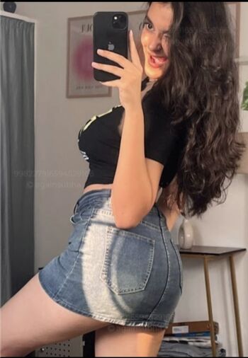 Sakshi pandey image