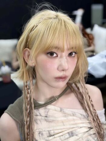 Sakura Miyawaki 宮脇 咲良