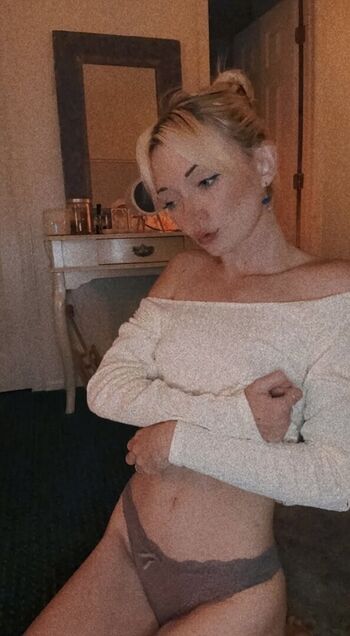 Samantha smith page 3 image