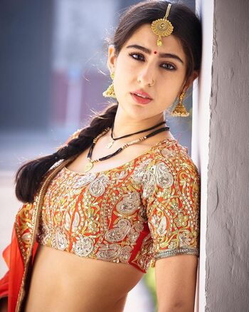 Sara ali image