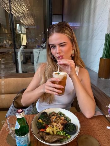 Sara crumbeleg image